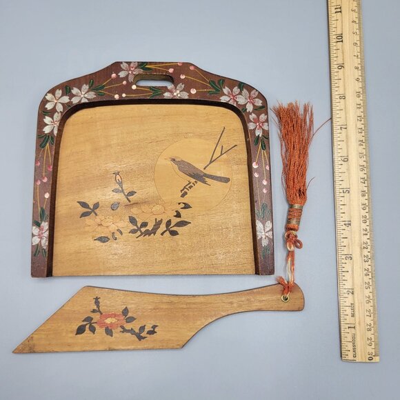 Vintage Wood Hand Carved Painted Crumb Tray & Scraper Floral & Bird Design Japan - Picture 11 of 11